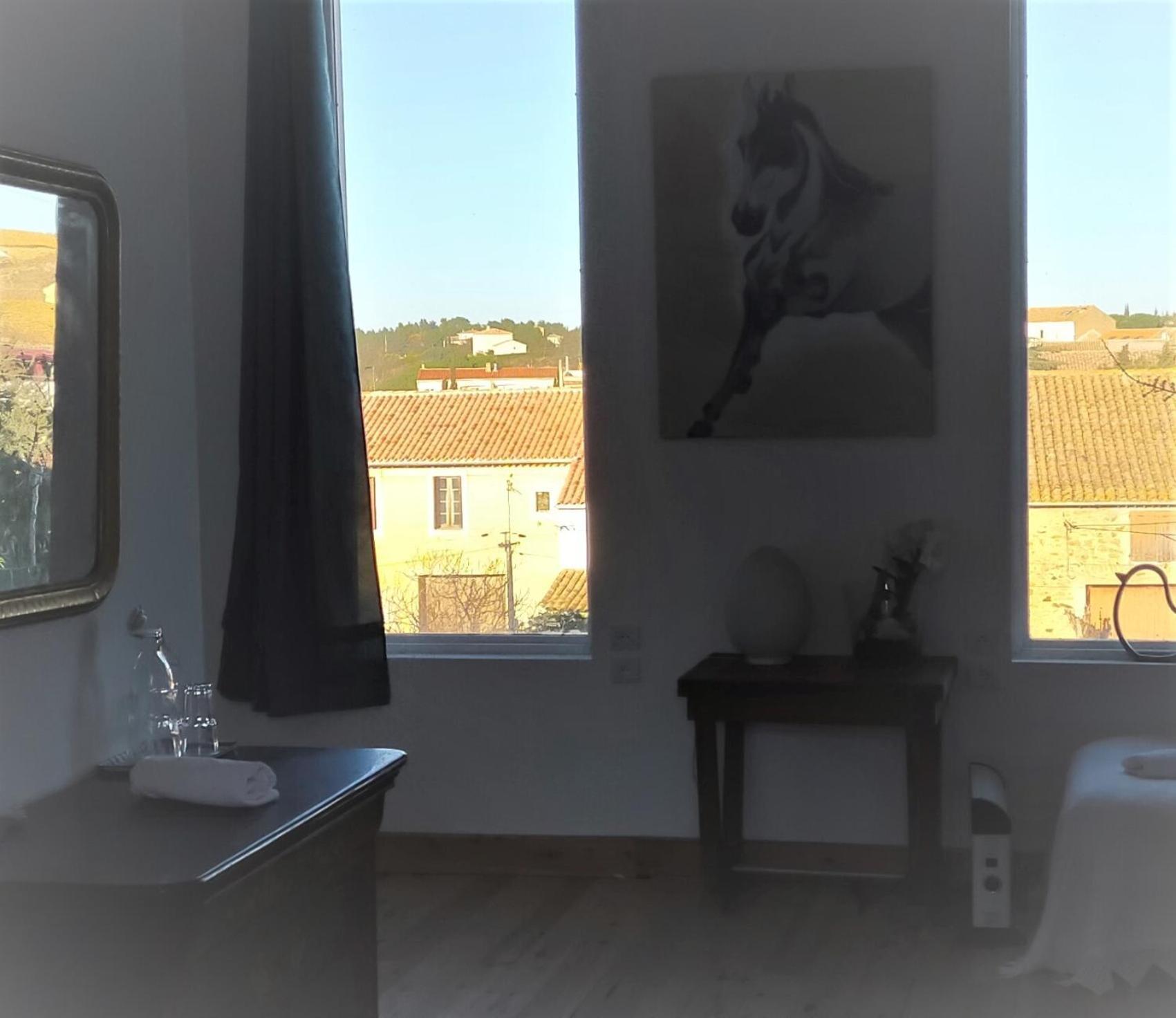 Chambre D'Hotes Au Domaine Du Soleil Couchant Saint-Andre-de-Roquelongue Room photo