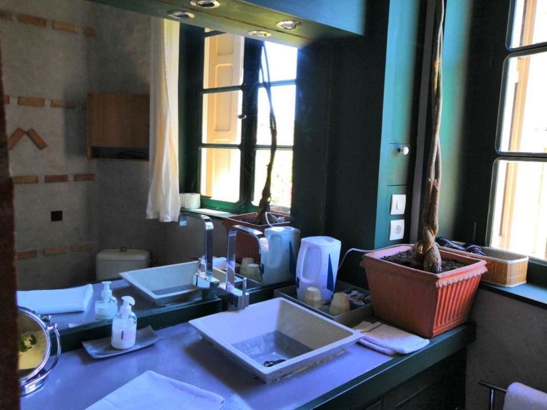 Chambre D'Hotes Au Domaine Du Soleil Couchant Saint-Andre-de-Roquelongue Room photo